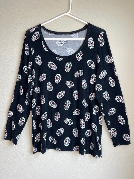 torrid Tops - Torrid Super Soft Knit Black Sugar Skull Long Sleeve Graphic Top Tee Size 1 1X